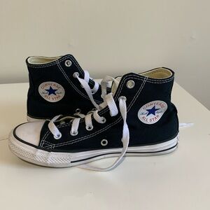 Converse Chuck Taylor All Star High Top Girls Sneakers Kids size 2